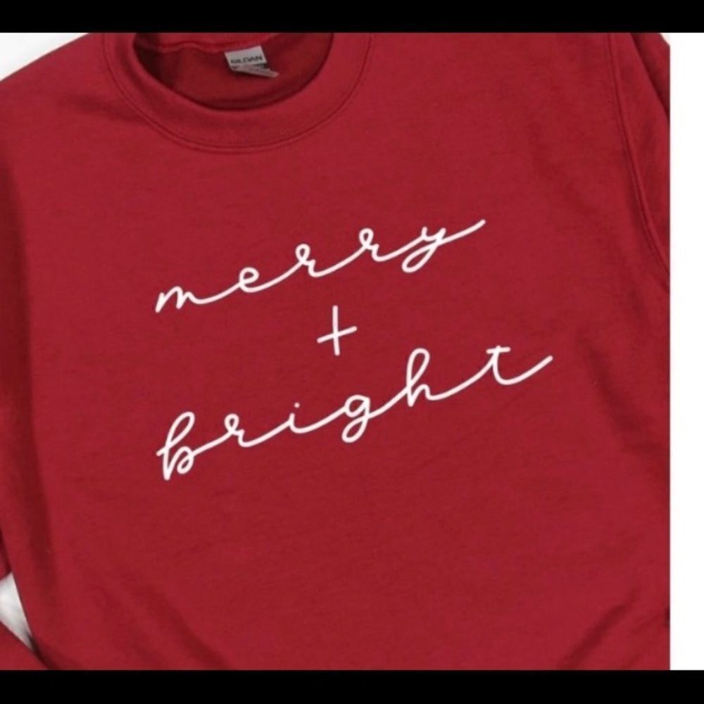 NWOT Merry + Bright “ Gildan Crewneck Cherry Red size L
